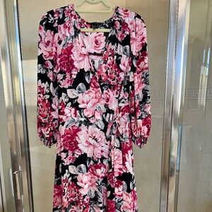 WHITE HOUSE BLACK MARKET floral wrap hi-ow dress  Size Medium